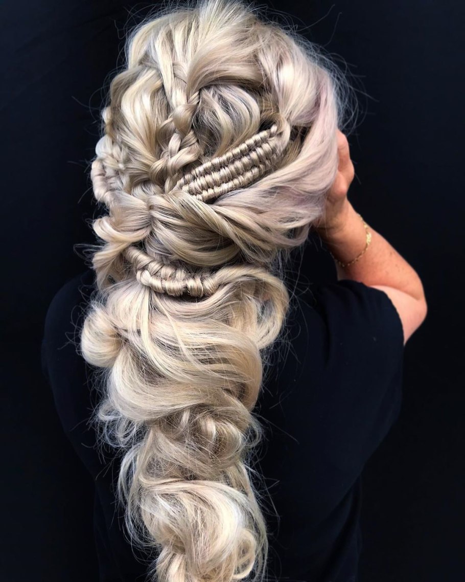 Свадебная прическа на длинные волосы