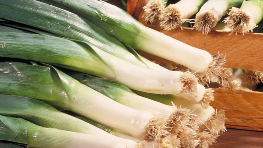 Лук неравный