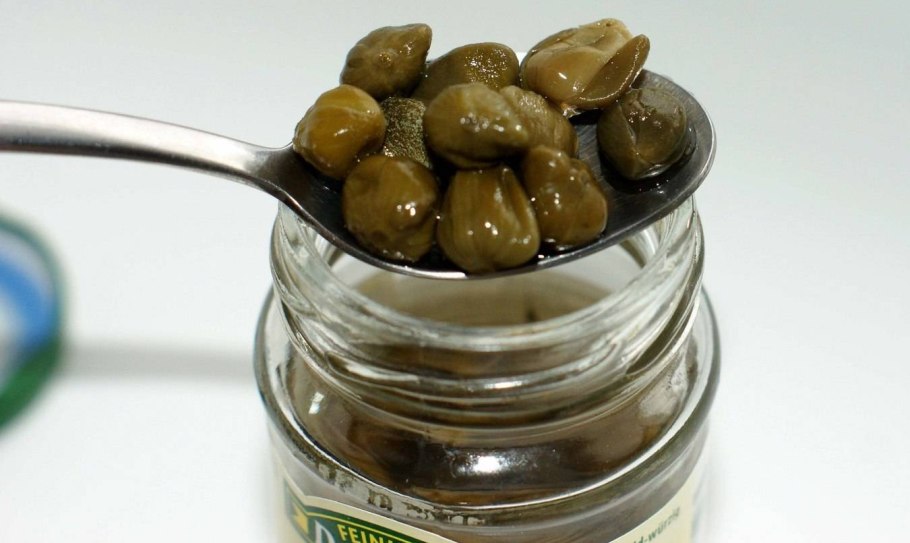 Маринованные каперсы