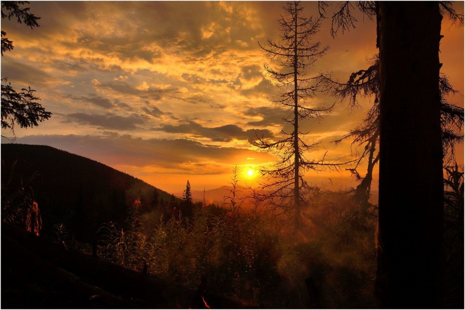 Рассвет в уральских горах