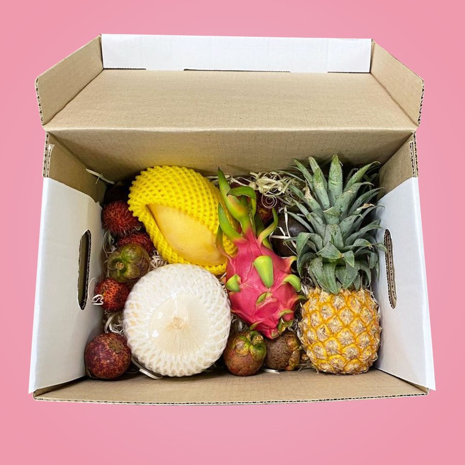 Коробка экзотических фруктов