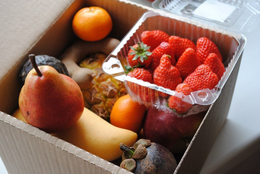 Коробка с фруктами