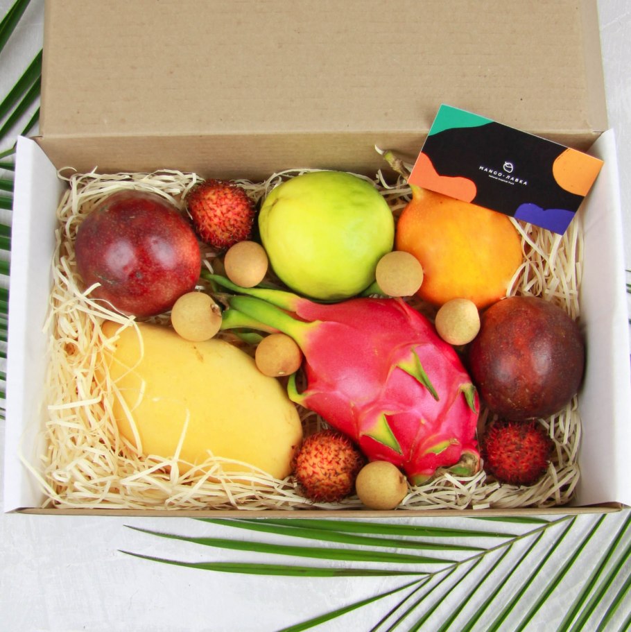 Коробочка с экзотическими фруктами