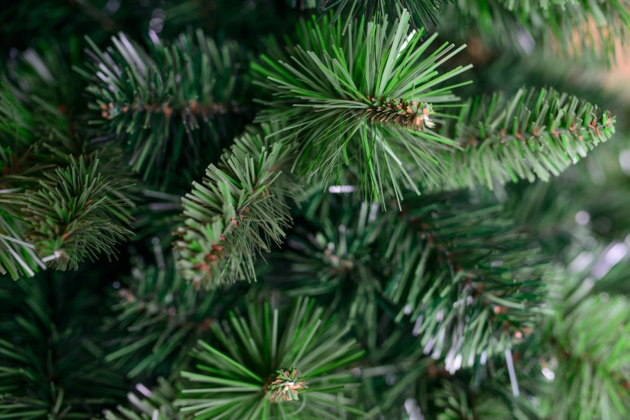 Пристенная искусственная елка лесная красавица 230 см