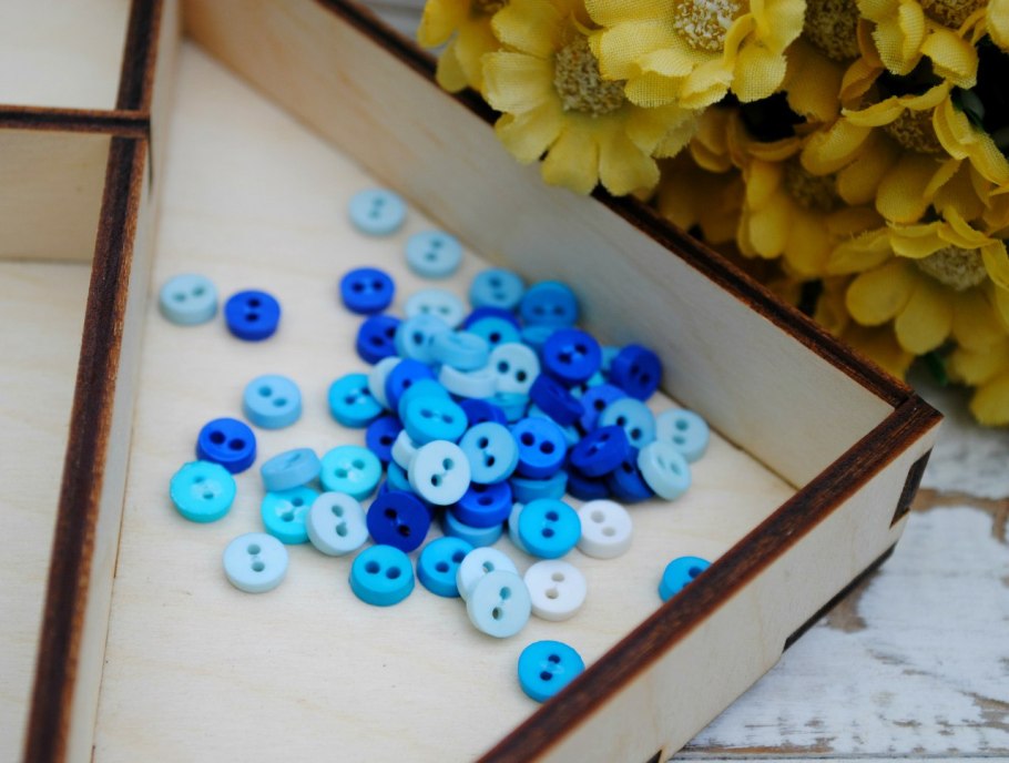 Необычное панно из пуговиц