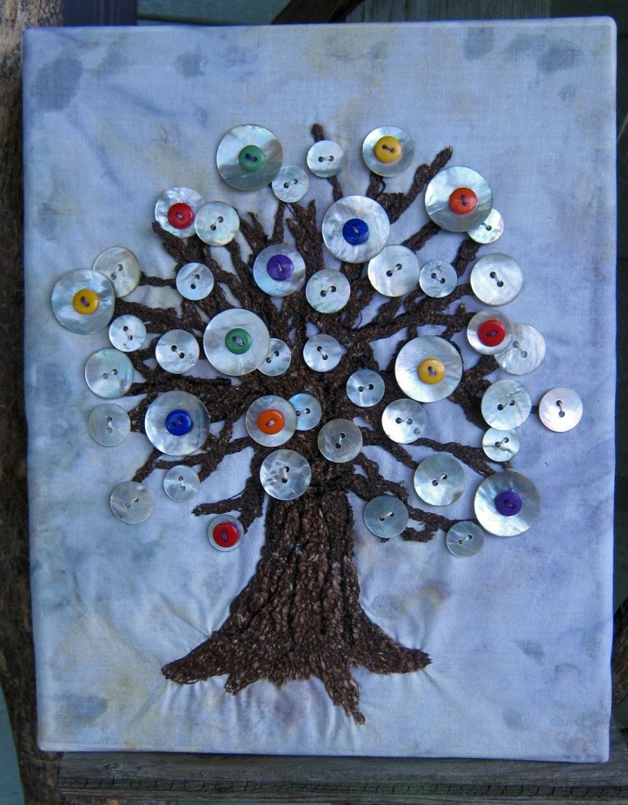 Поделка дерево из пуговиц