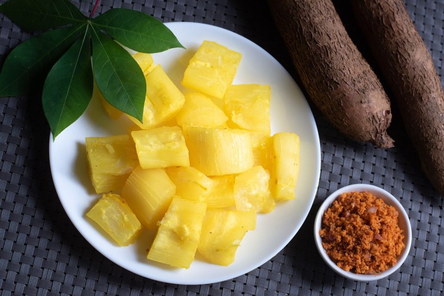 Касава – пюре тапиоки с бананом и молоком Кокос