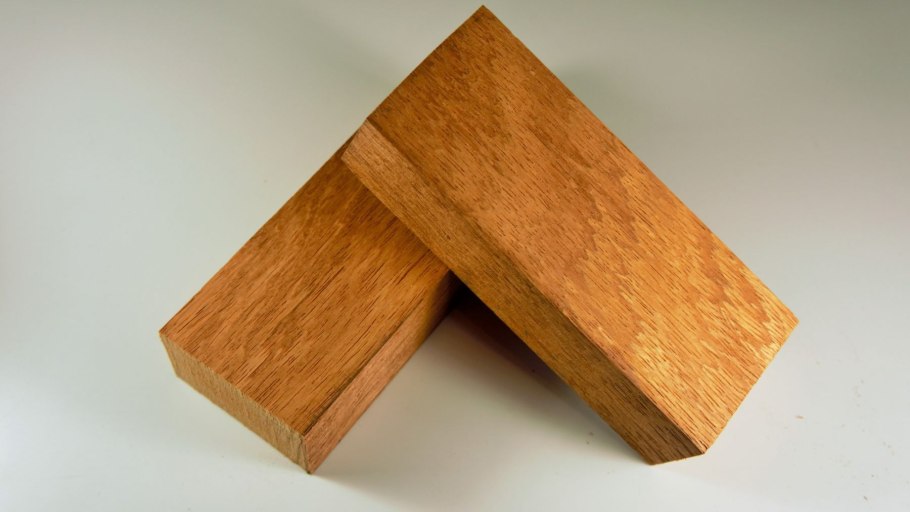 Дерево текстура бесшовная для 3d Max Сапелли