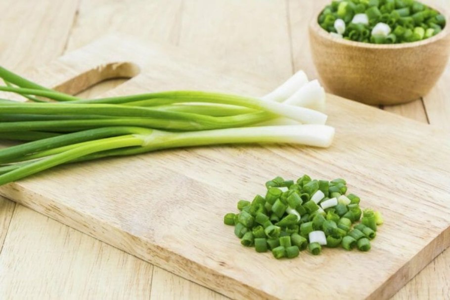 Лук зеленый