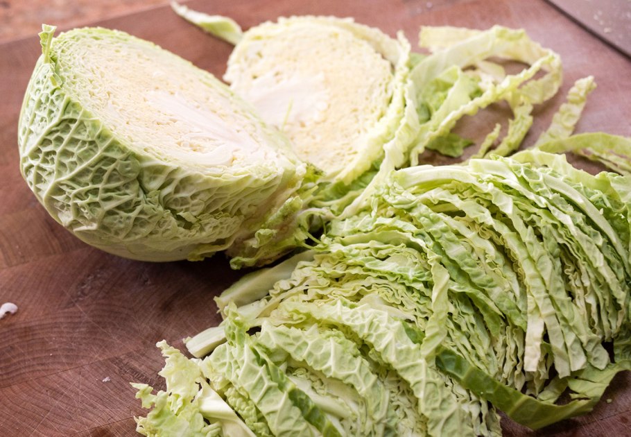 Капуста белокочанная на прозрачном фоне