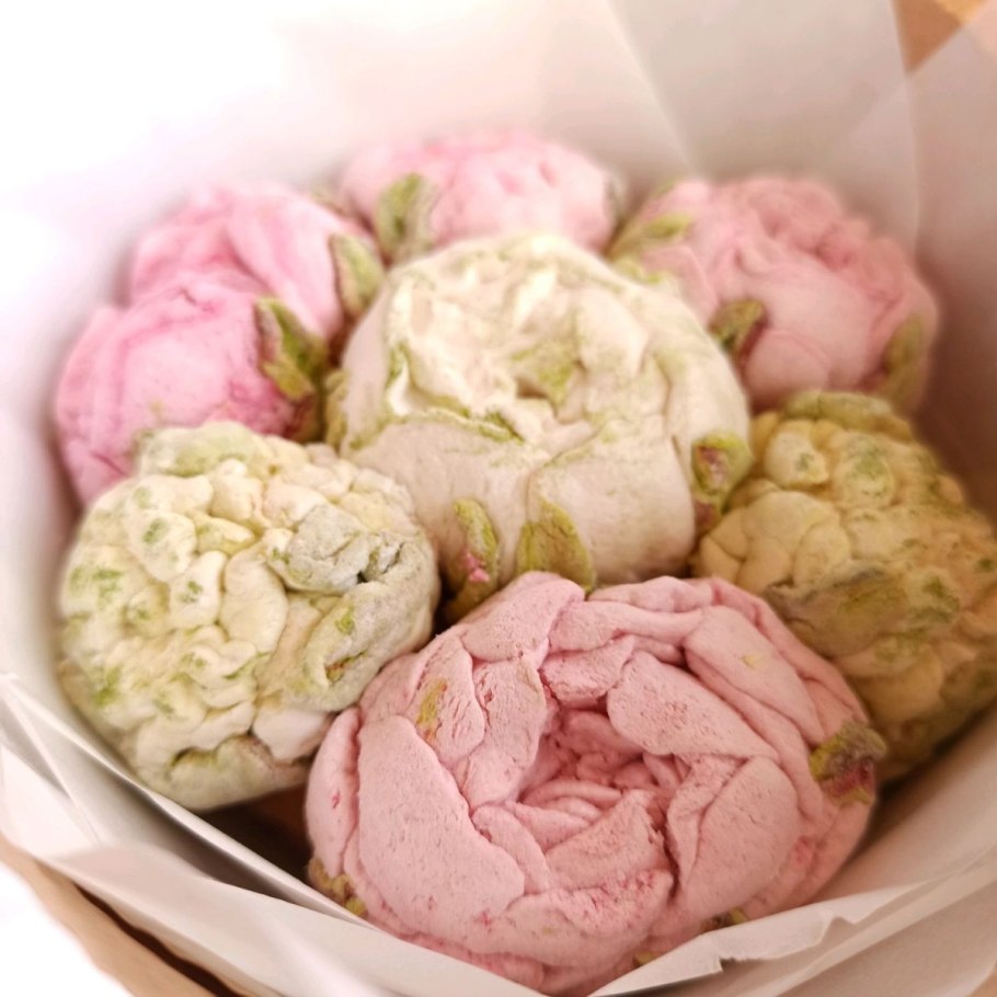 Букет из зефирных пионов