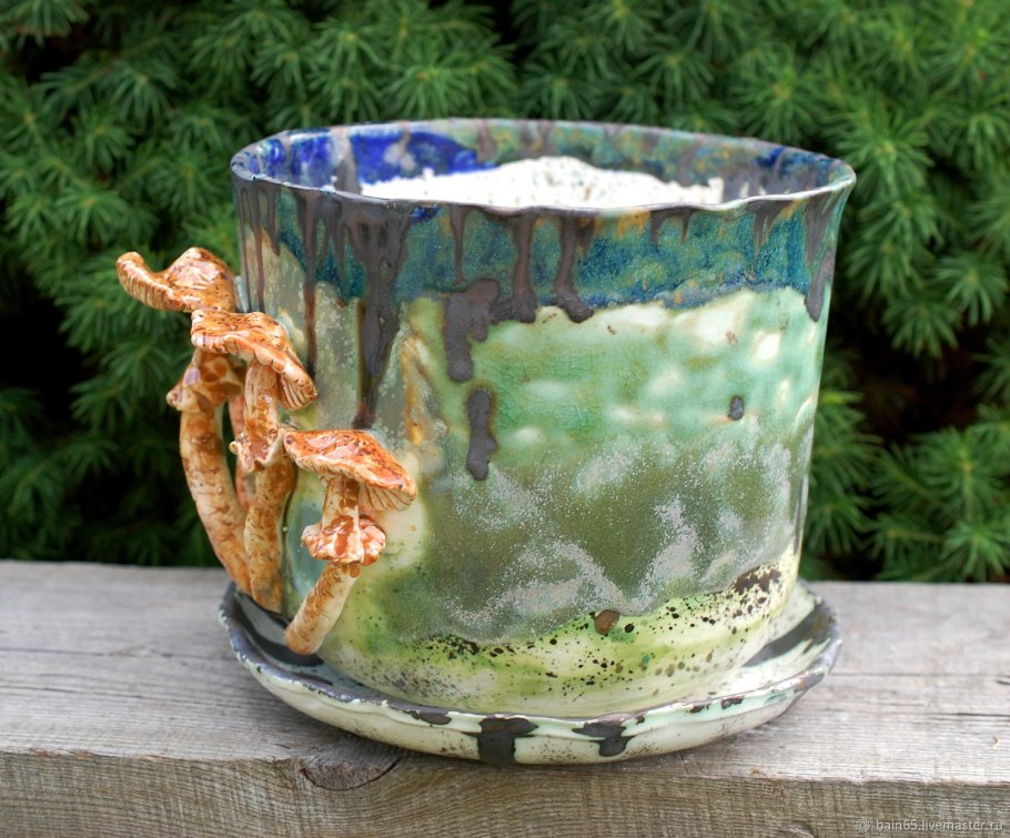 Пень кашпо с грибами и ежом 40*86 АФ