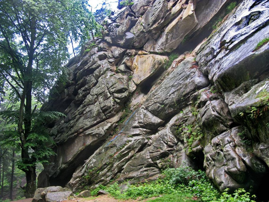 Песчаник скала расщелина