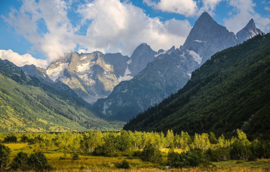 Мидаграбинские Долина в Северной Осетии