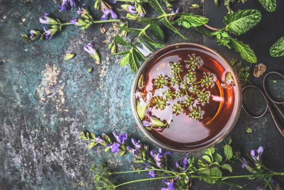 Чашка с травами