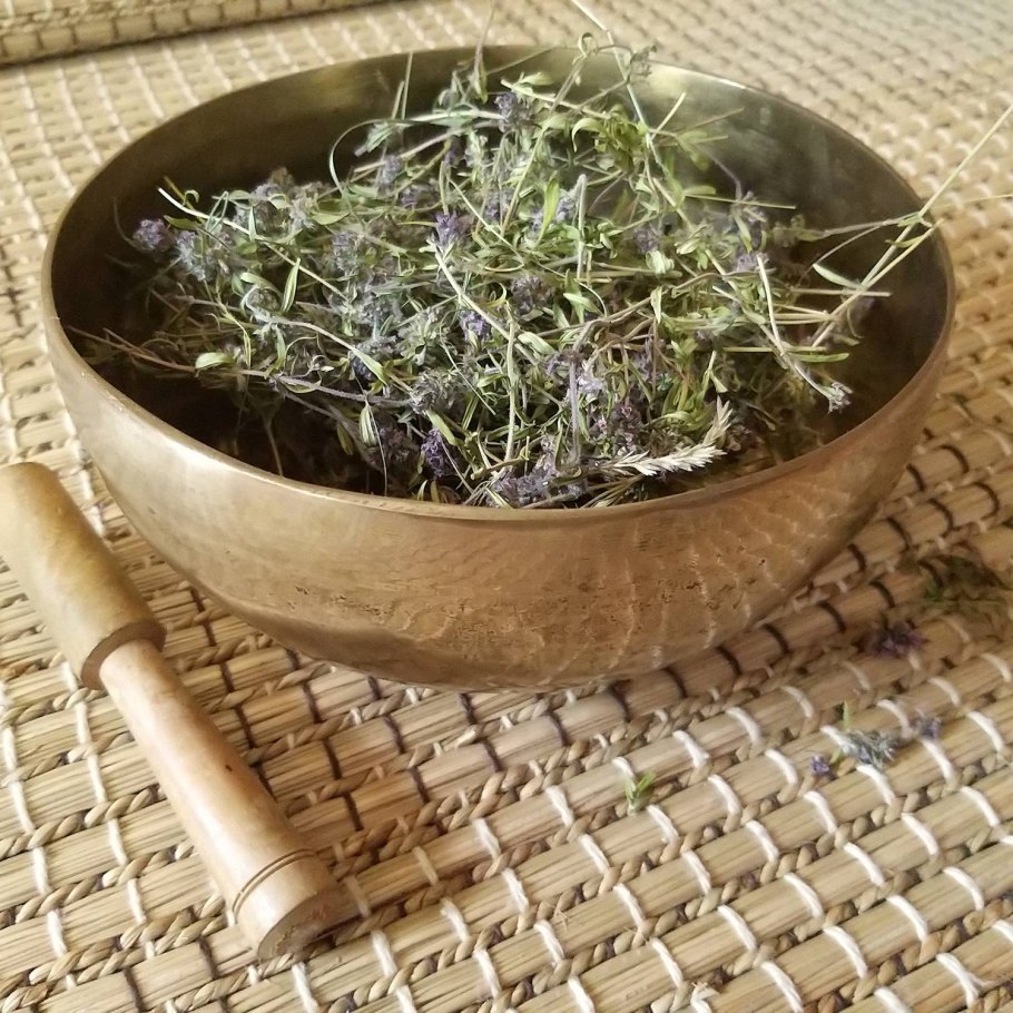 Мята базилик тимьян