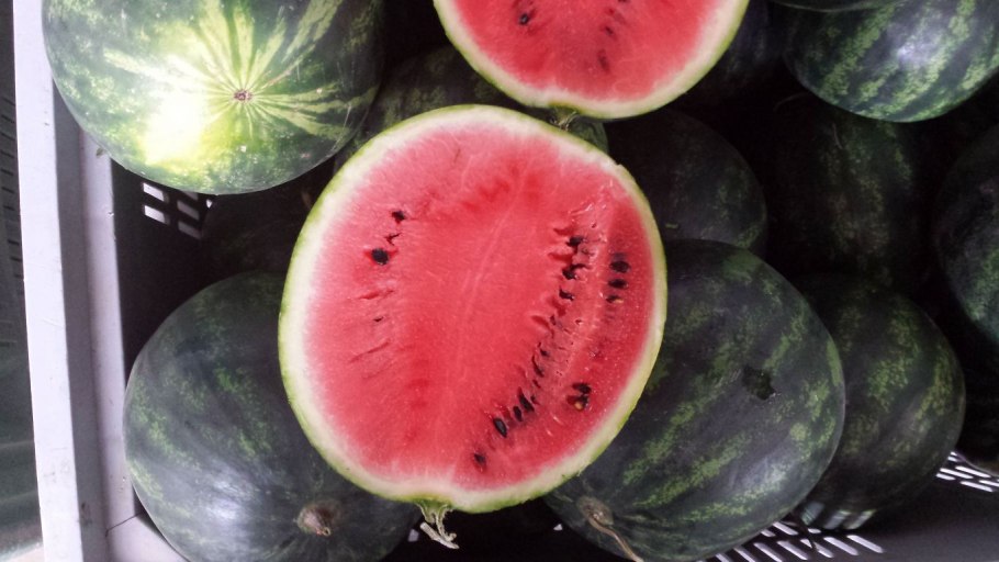 Азербайджанец с арбузами