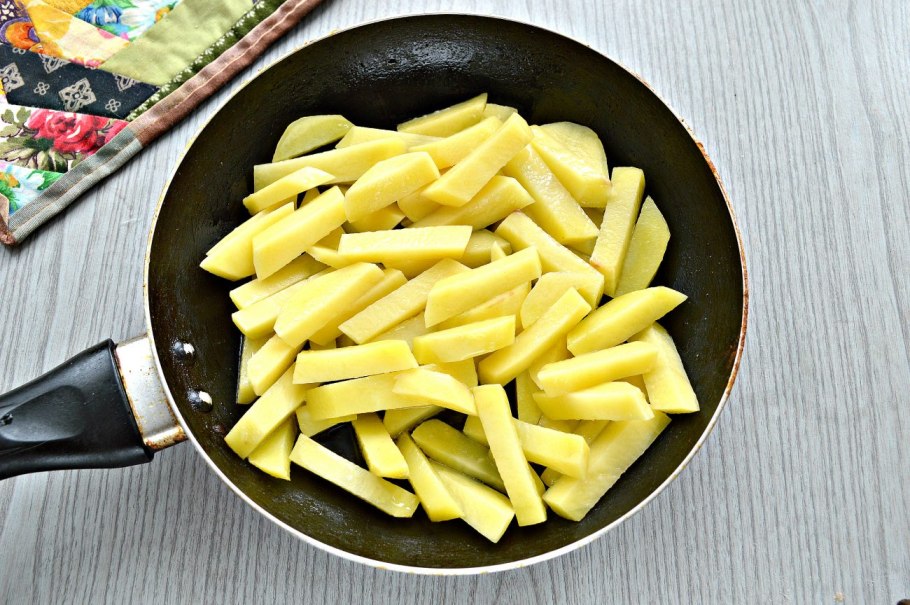 Как жарить картошку с крышкой или без