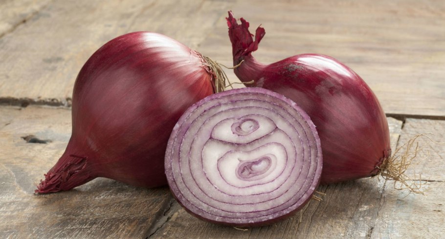 Лук репчатый красный