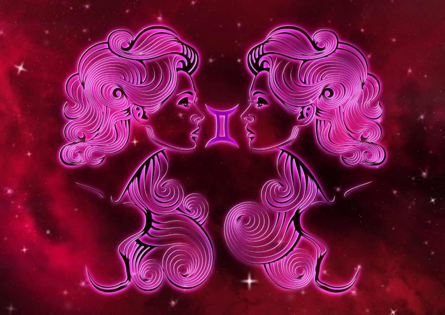 Близнецы первой декады