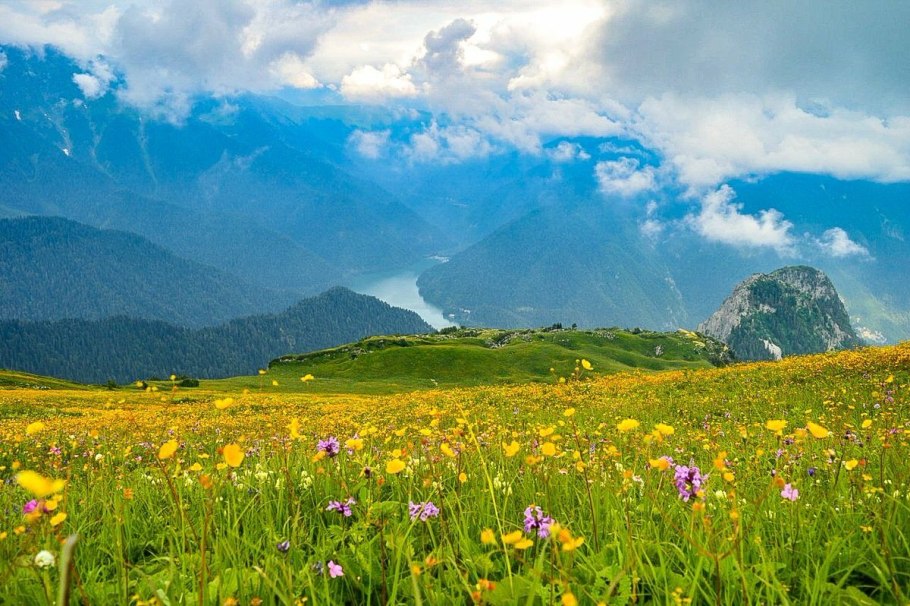 Гора Ачира Абхазия