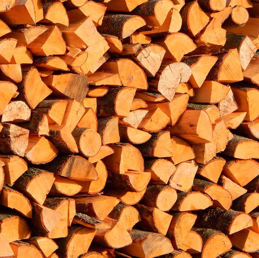 Дрова на свету