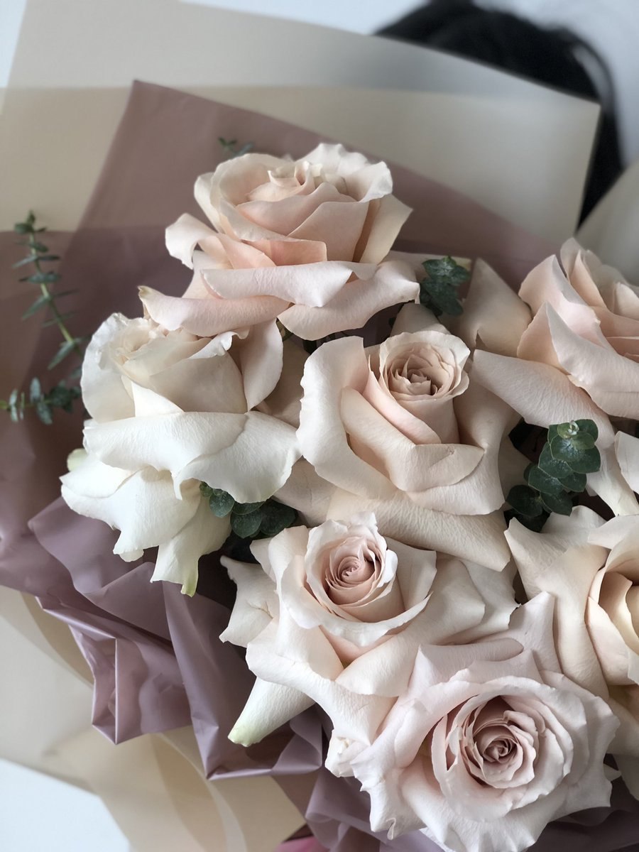 Розы с формой как сорт Тоффи но другого цвета