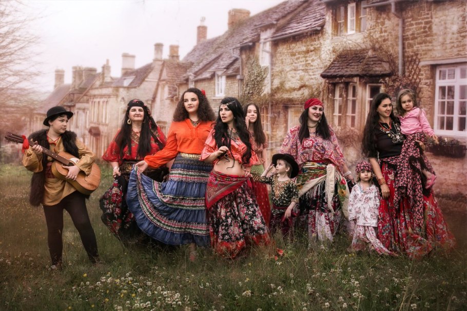 Роза Блэк черри