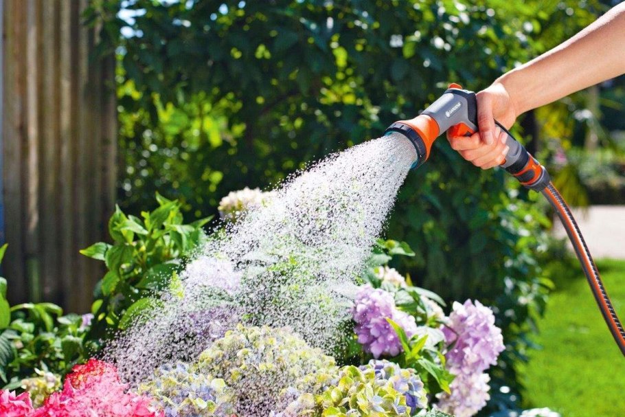 Автоматическая система капельного полива для комнатных растений