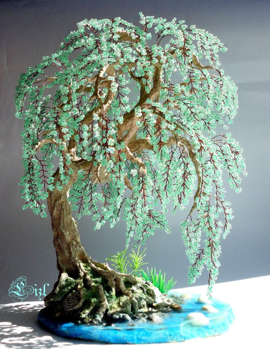 Плакучая береза из бисера