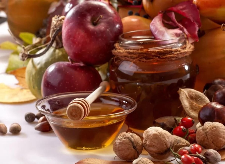 Три спаса медовый яблочный ореховый