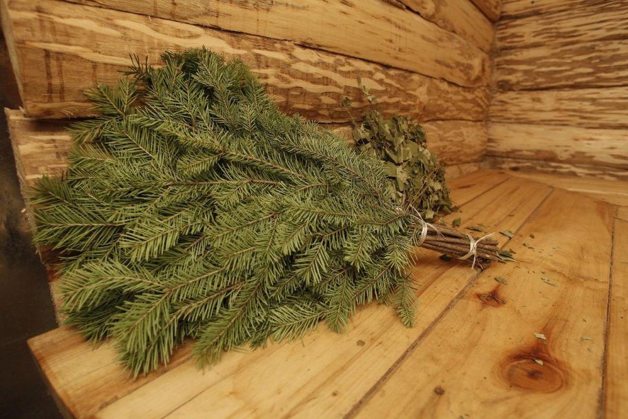 Еловая, Пихтовая, Сосновая лапы
