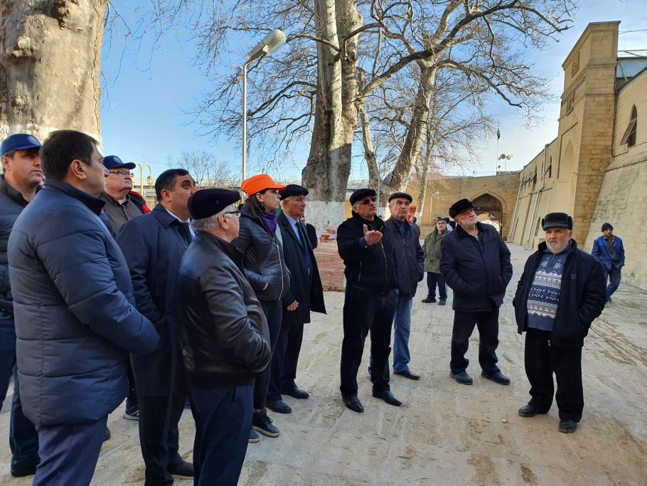 Дерево в Джума мечети в Дербенте