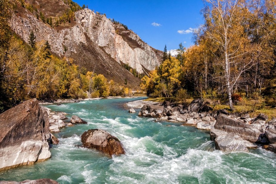 Горы горного Алтая и Катунь