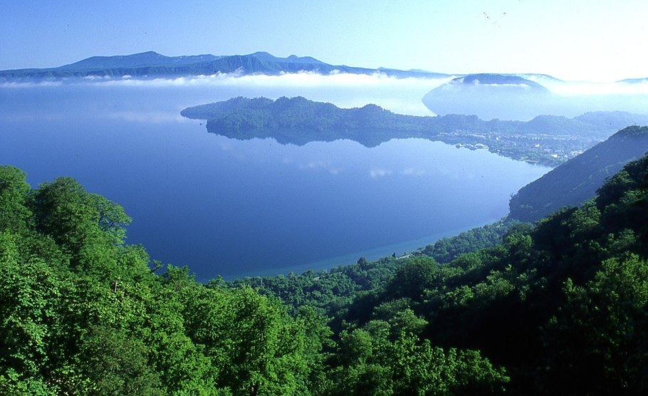 Озеро Товада в Японии