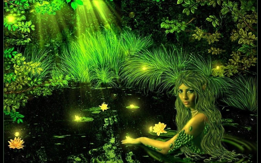 Зеленый темный папоротник