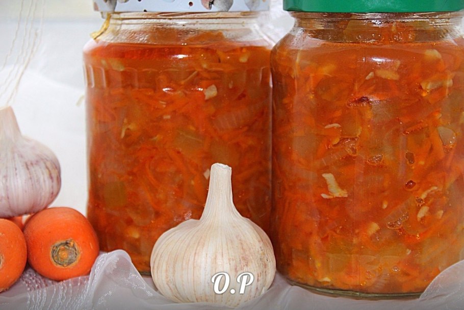 Морковь в банке