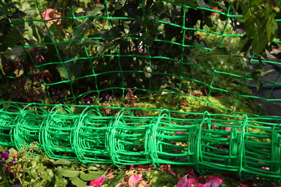 Шпалера из арматуры для роз