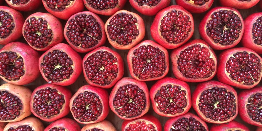 Гранат внутри