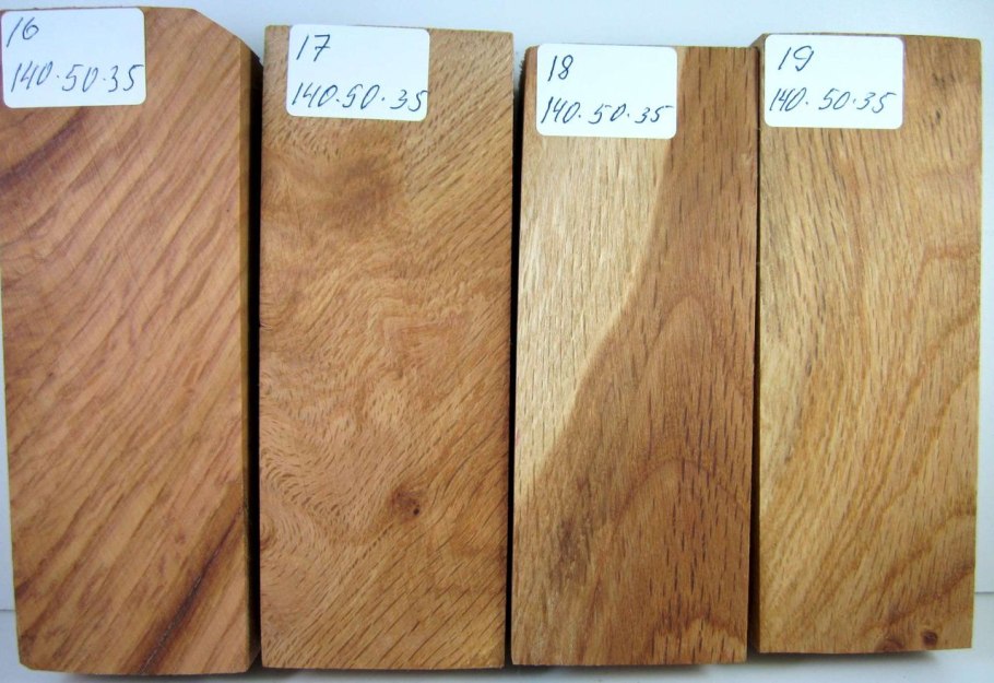 Лист Желудя