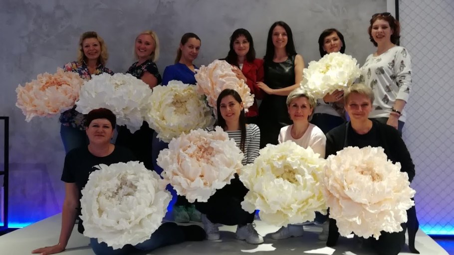 Пион молочноцветковый Рубра плена