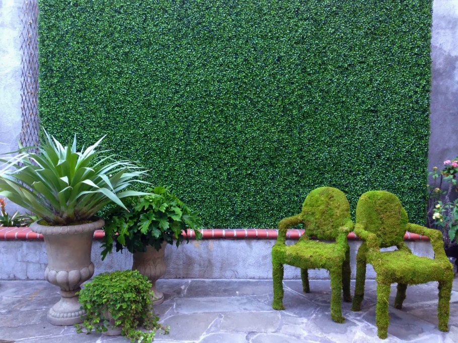 Декорации с искусственным газоном