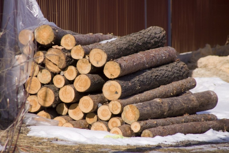 Стопка бревен