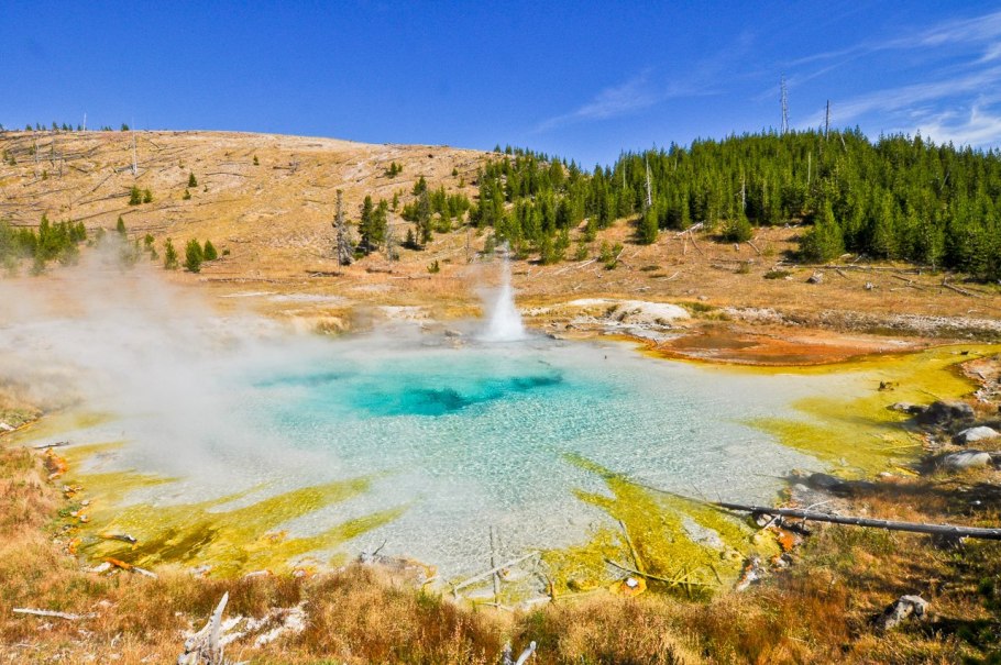 Долина гейзеров Йеллоустоун