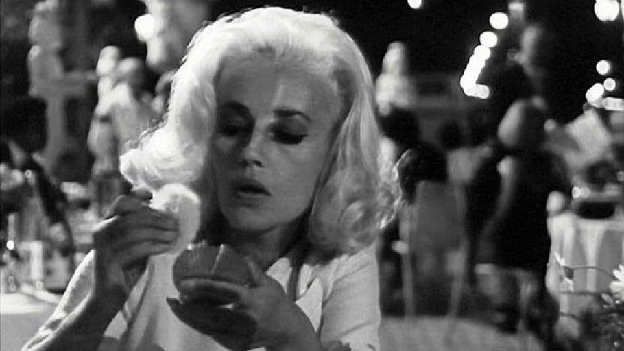 Вайт парфюмелла роза