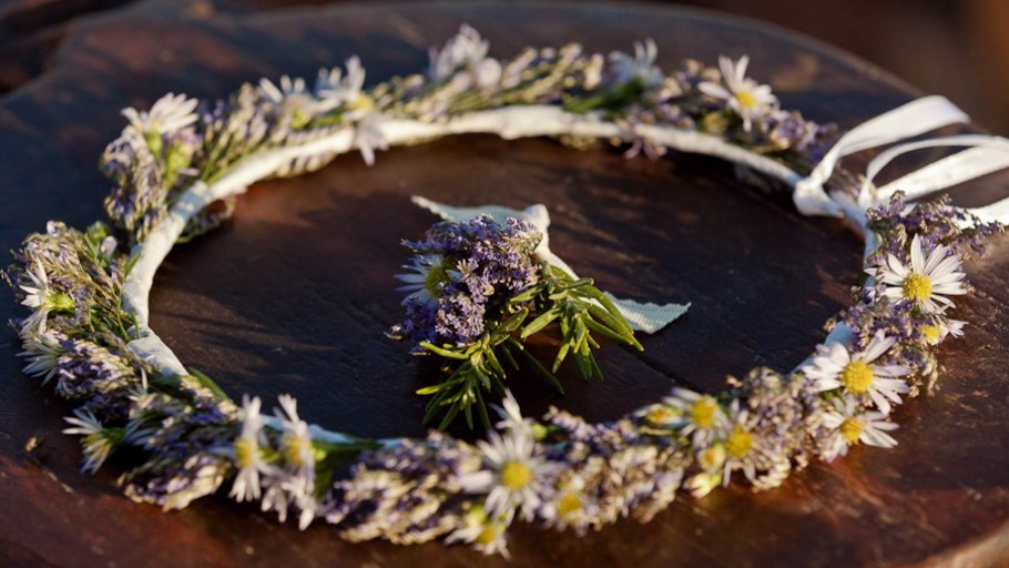 Зеленый венок на голову