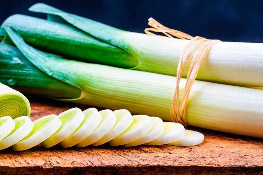 Зеленую часть лука-порея