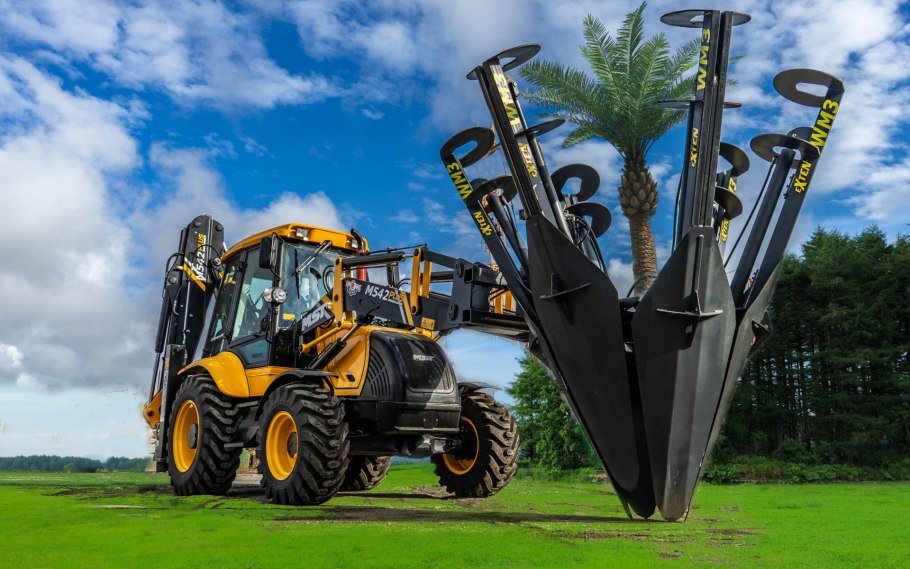 Пересадчик деревьев JCB