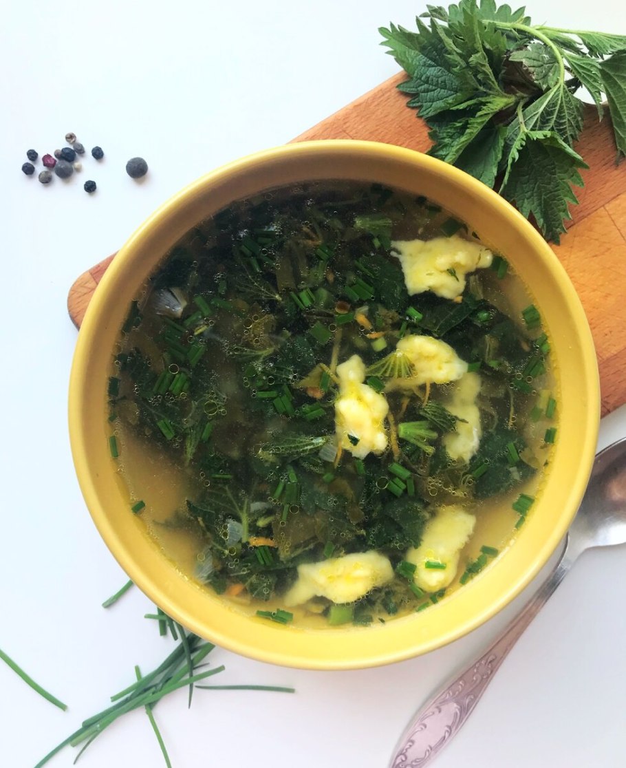Щи с крапивой и щавелем