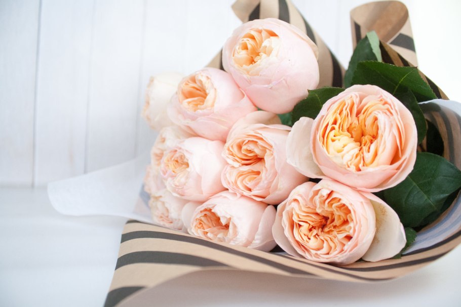 Пионовидная роза Джульетта